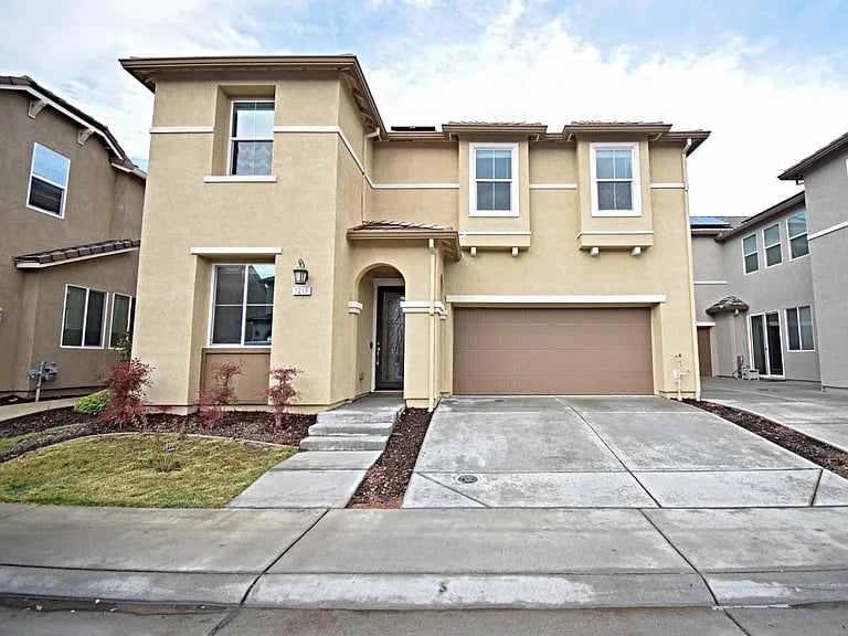 1215 Starflower Ln