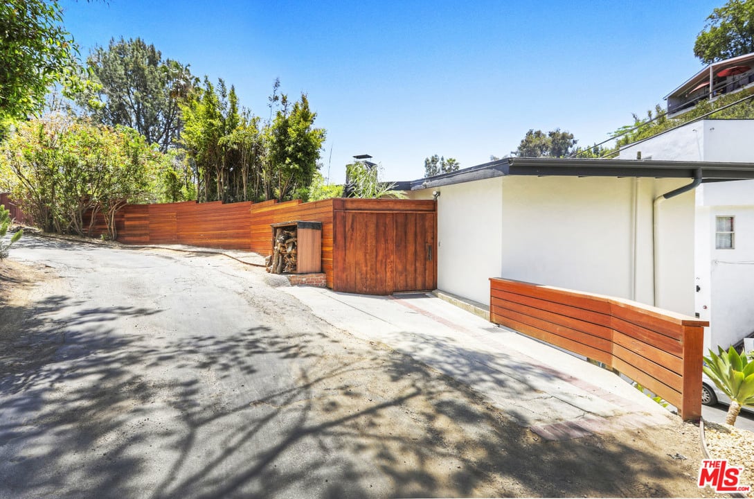 2622 Rinconia Dr