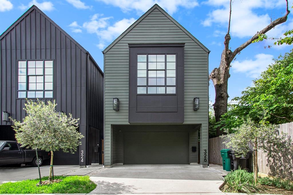 326 W 23rd St