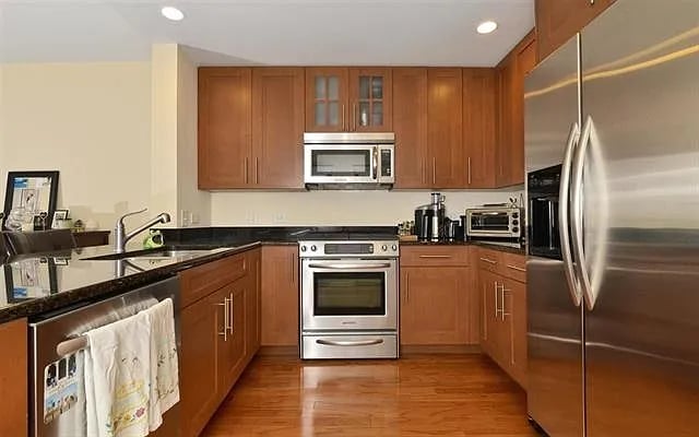 1125 Maxwell Lane, Unit: 821