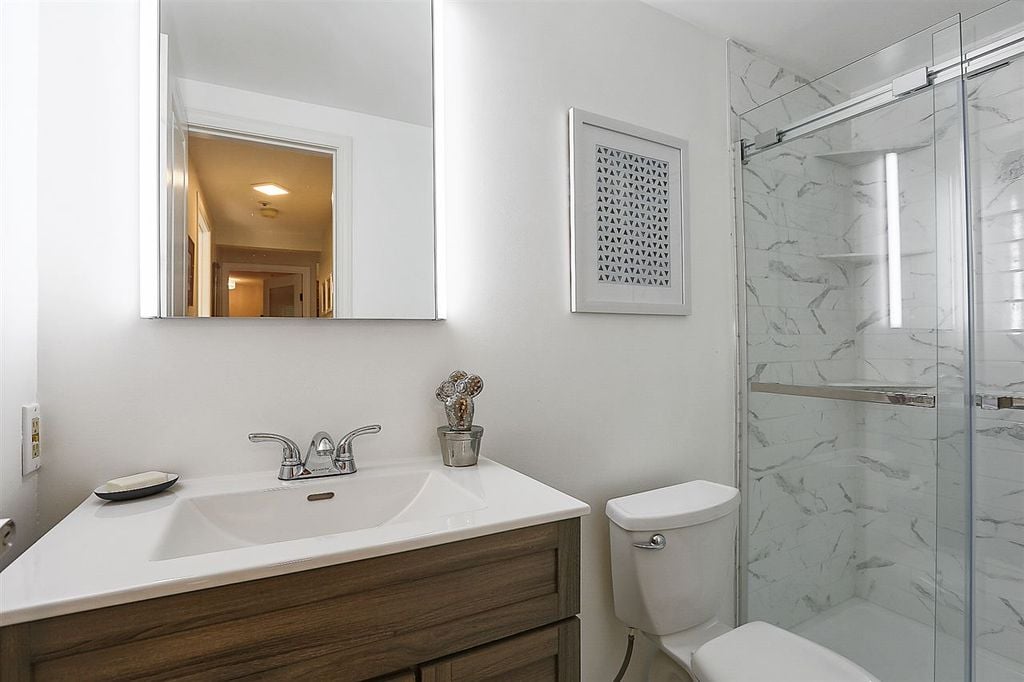 53 W 15th Ave