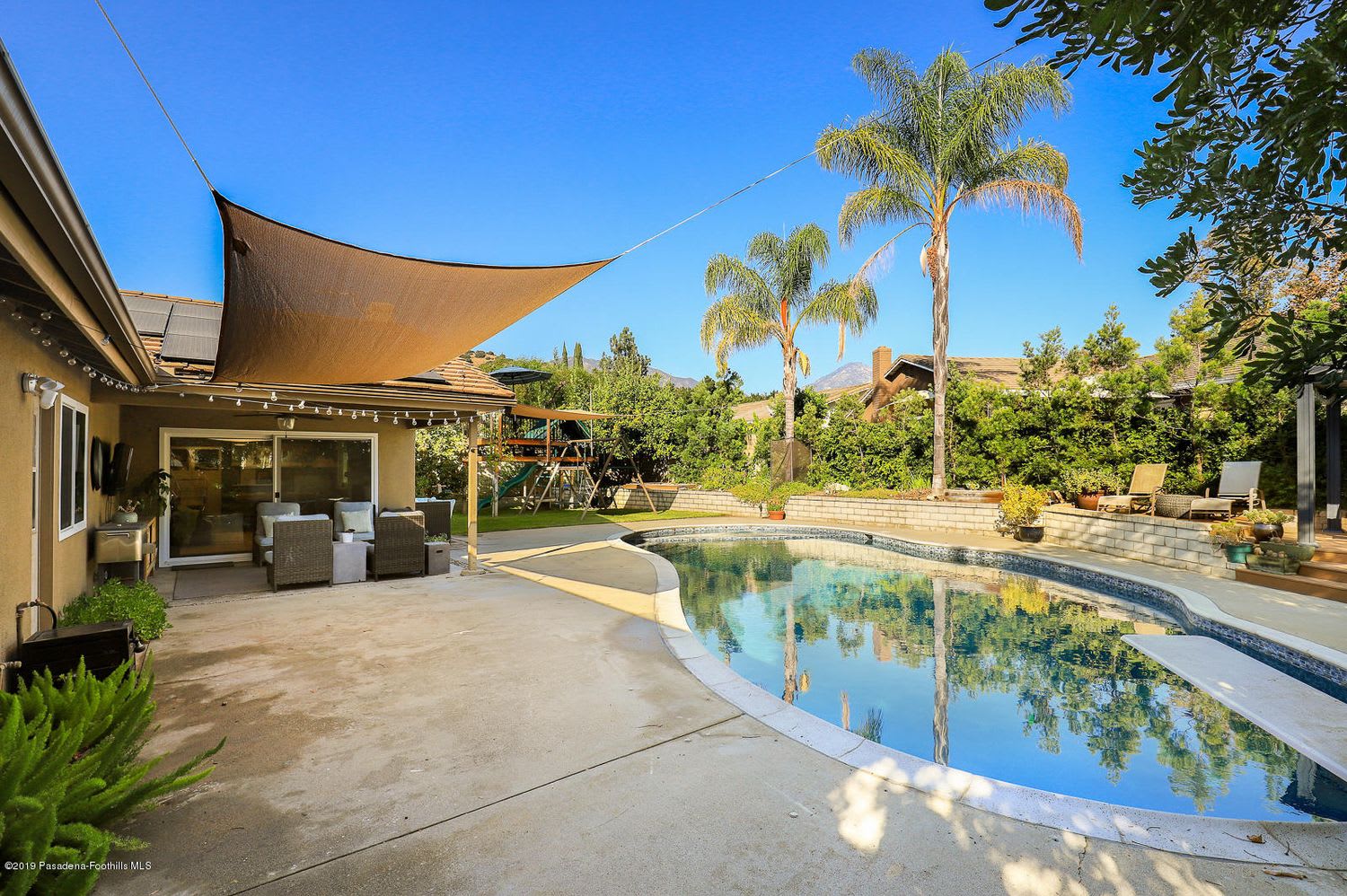 2412 San Fernando Ct