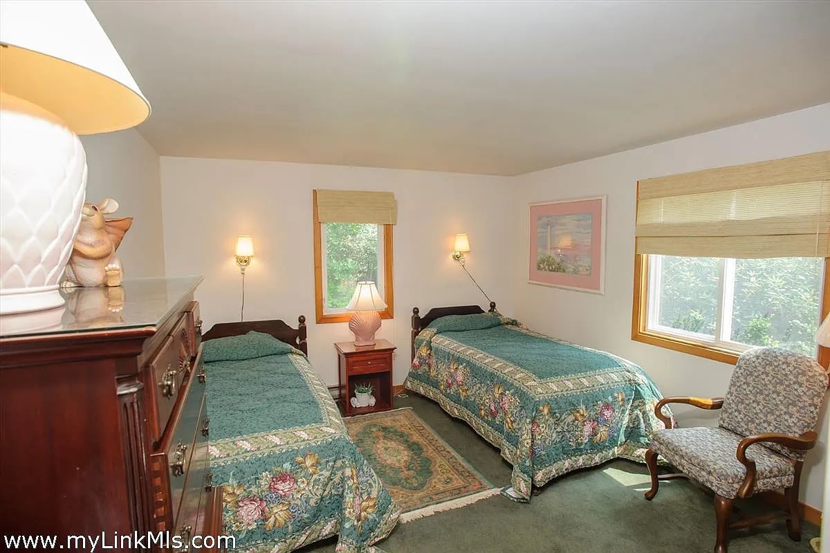 137 Charles Neck Way
