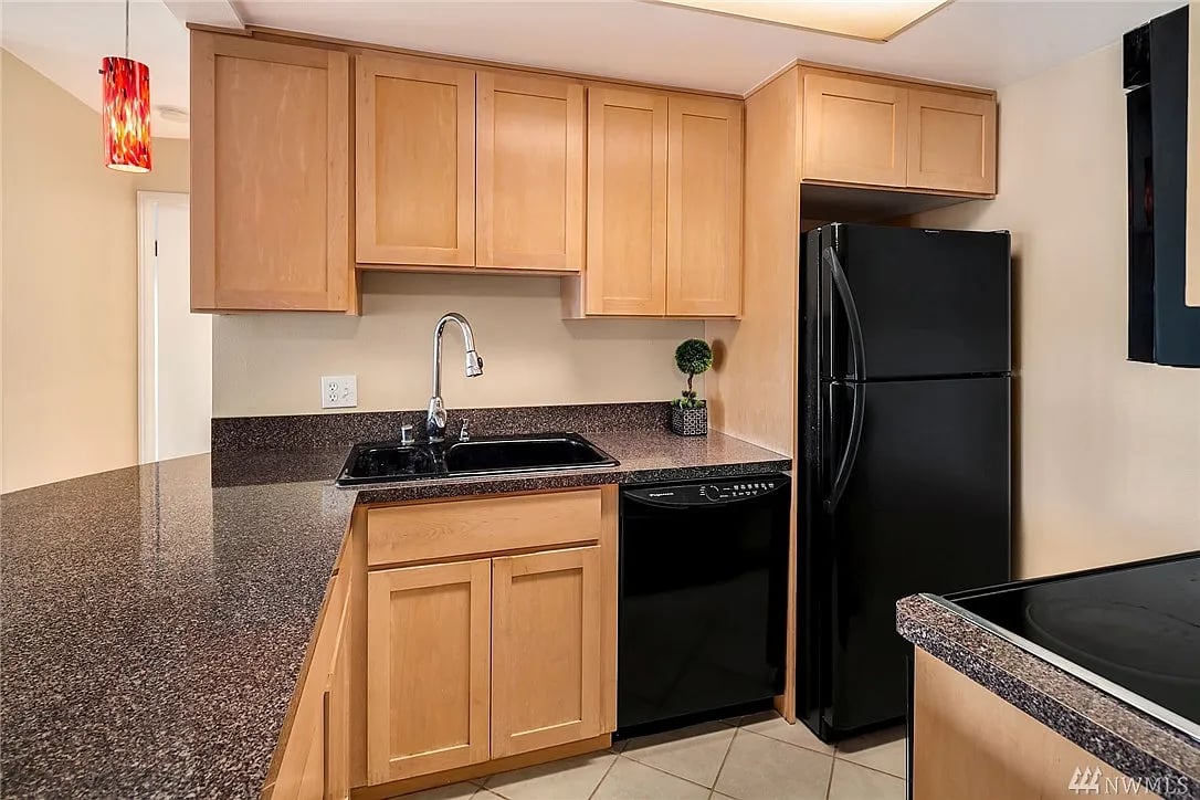 121 Vine St #605