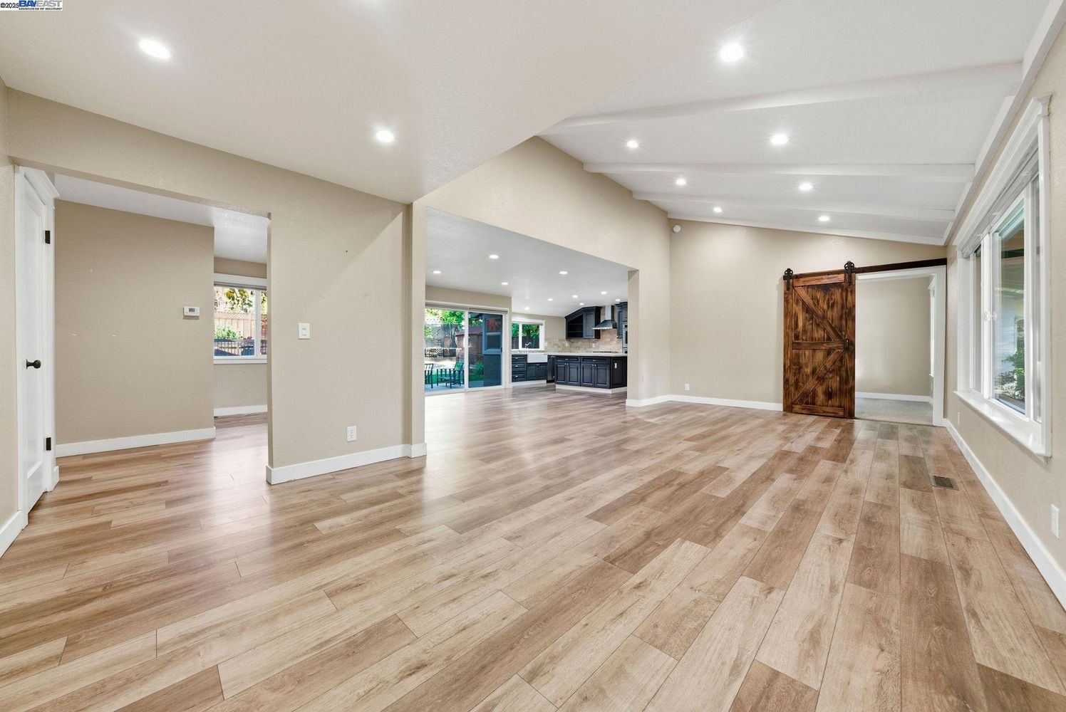 572 Old Farm Rd