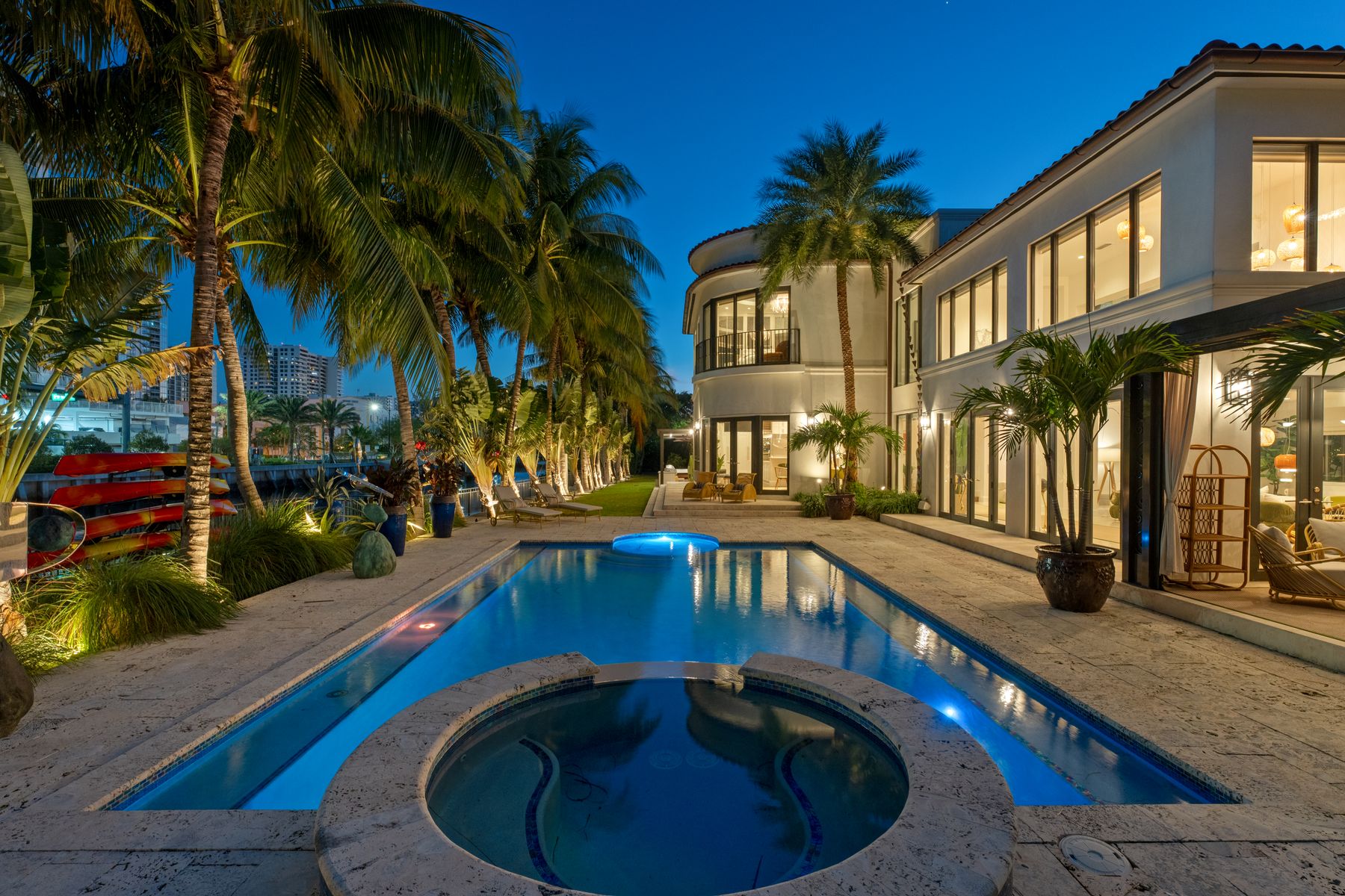 2901 Flamingo Dr.