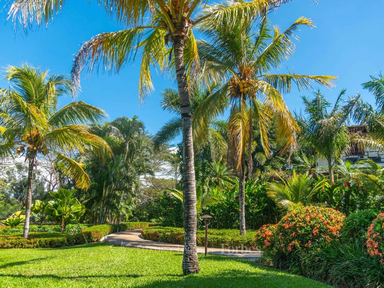 20418 - Villa Serena: Where Serenity Meets Luxury