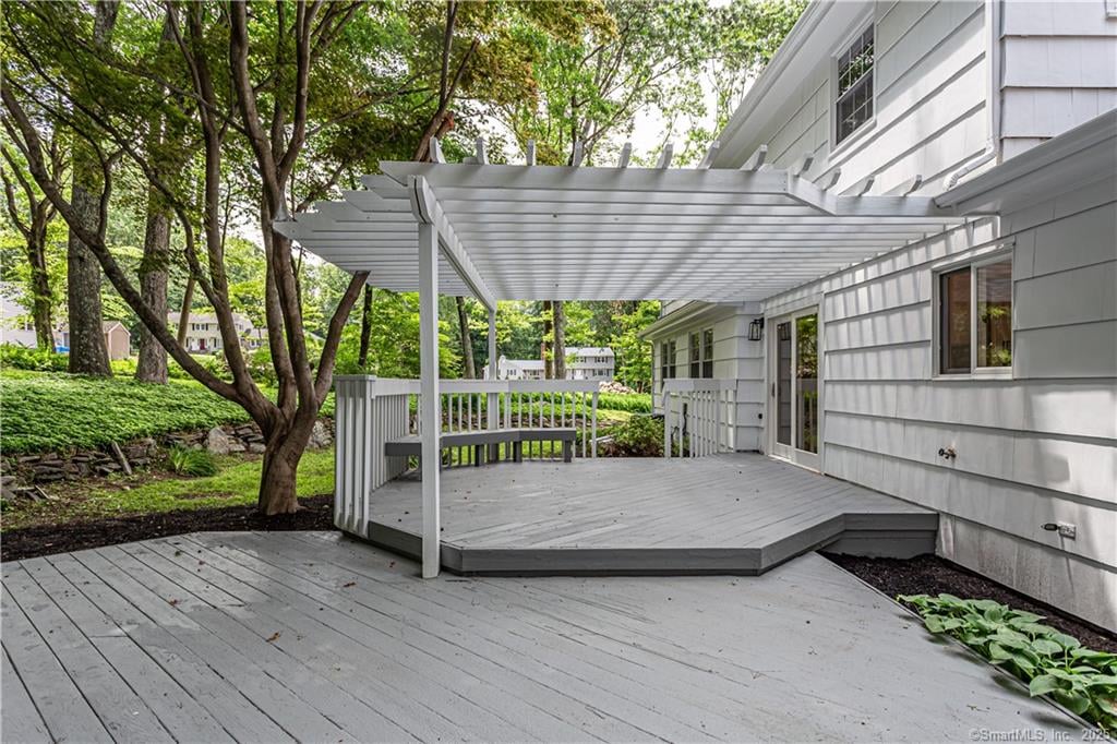 115 Fresh Meadow Dr,  Trumbull