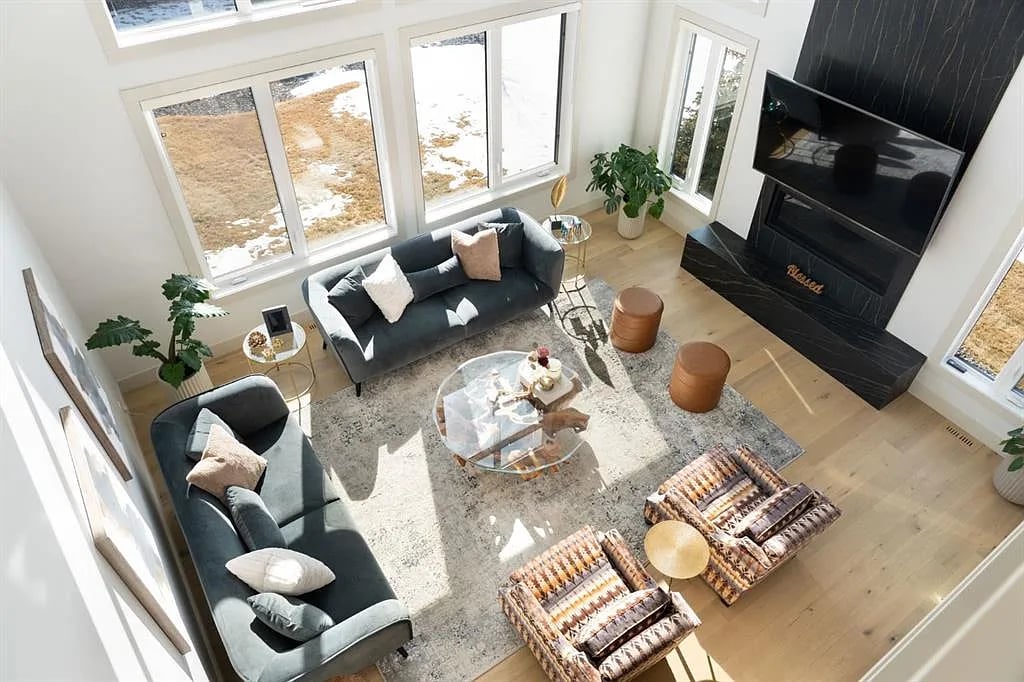 73 N Waters Edge Gdns