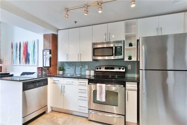 363 Sorauren Ave #104