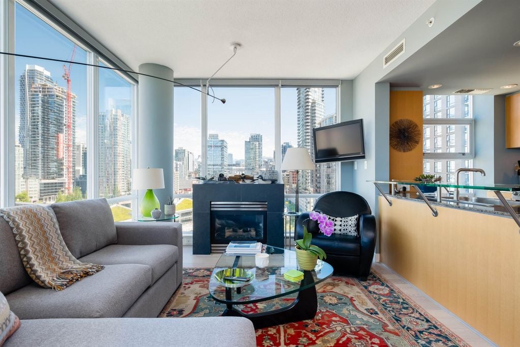 638 Beach Cres, #1805