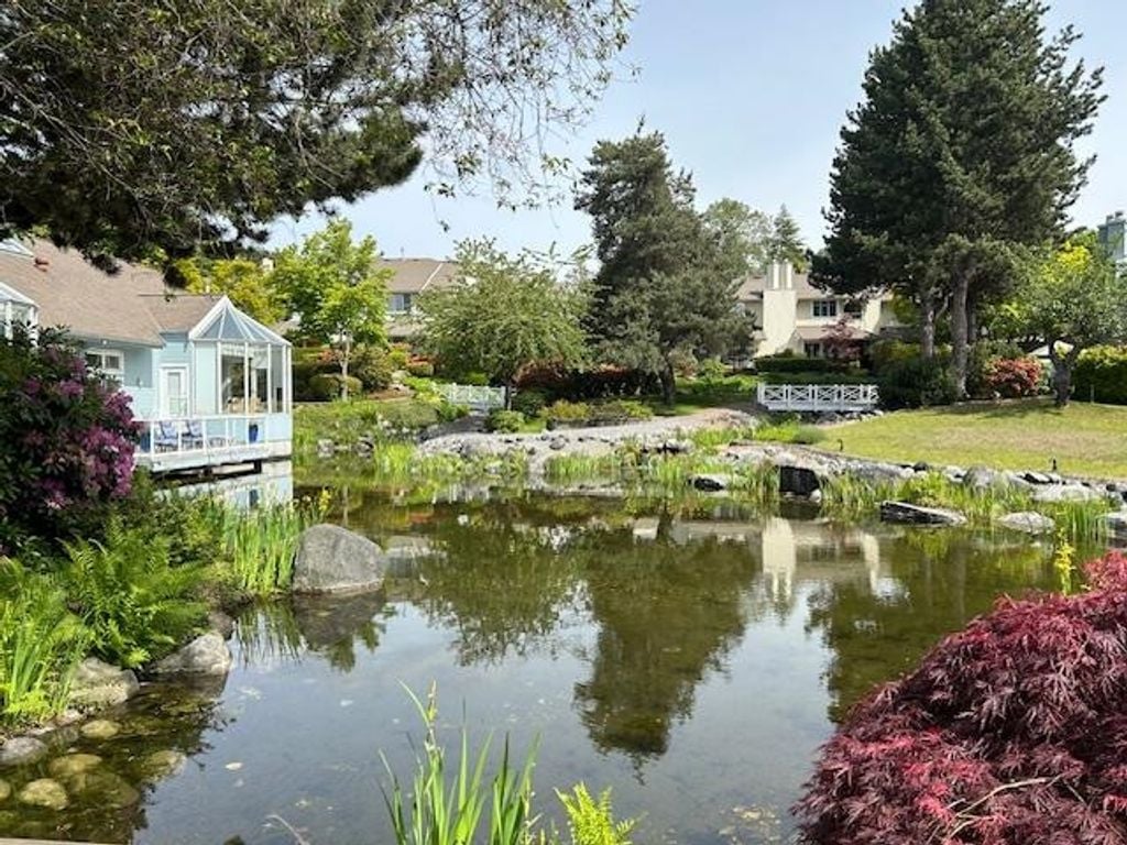 230 Waterleigh Dr