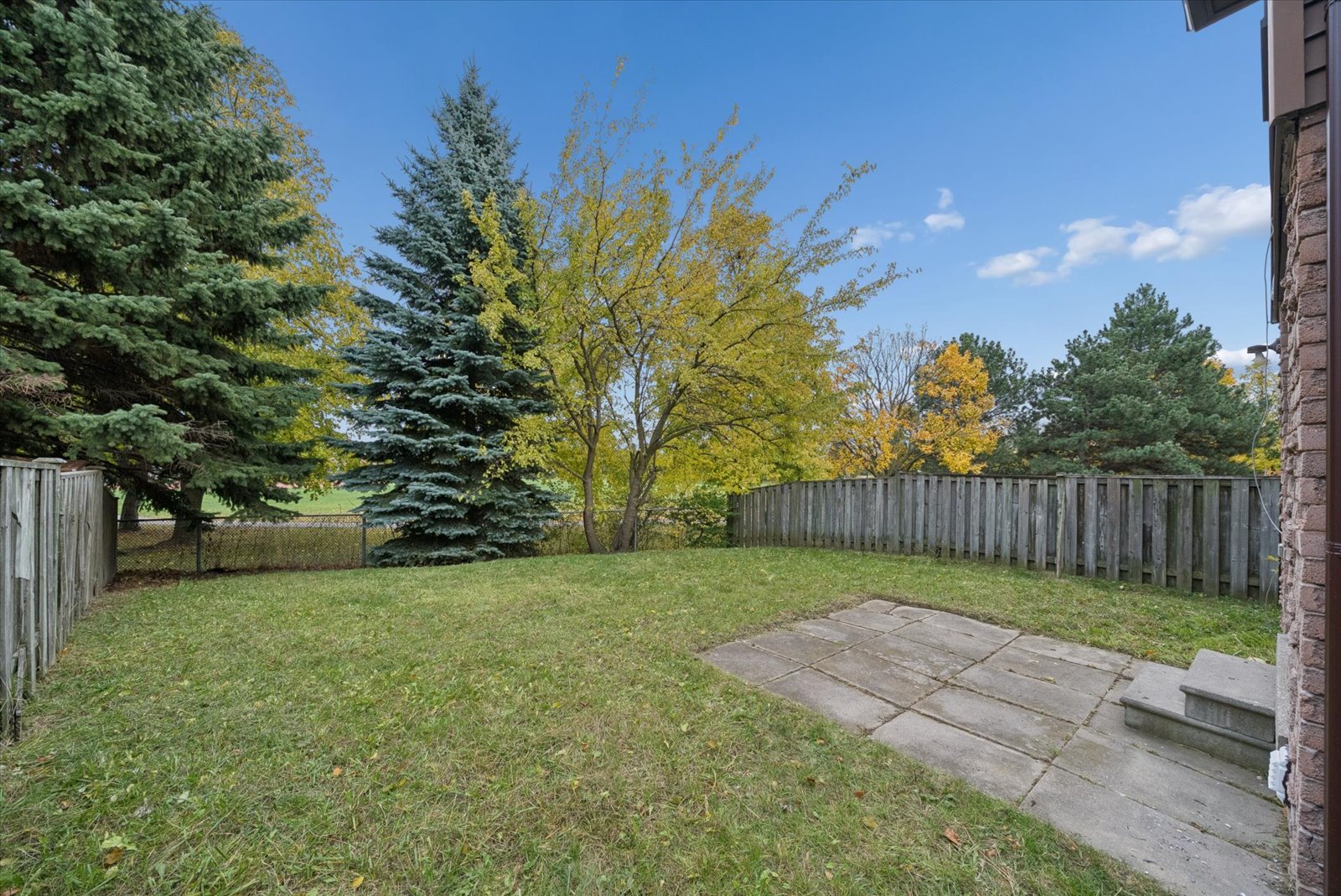62 Pepperell Cres
