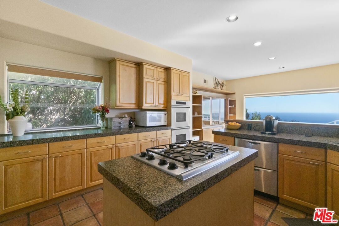 2977 Seabreeze Dr