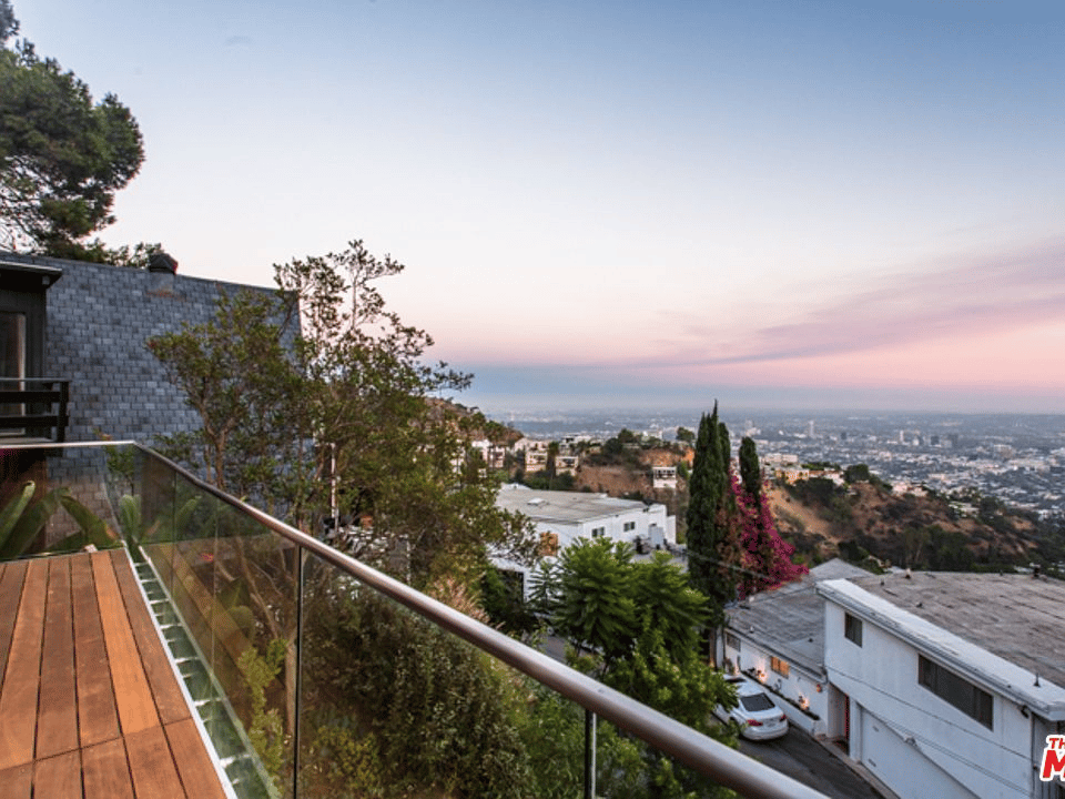 2158 Sunset Plaza Dr