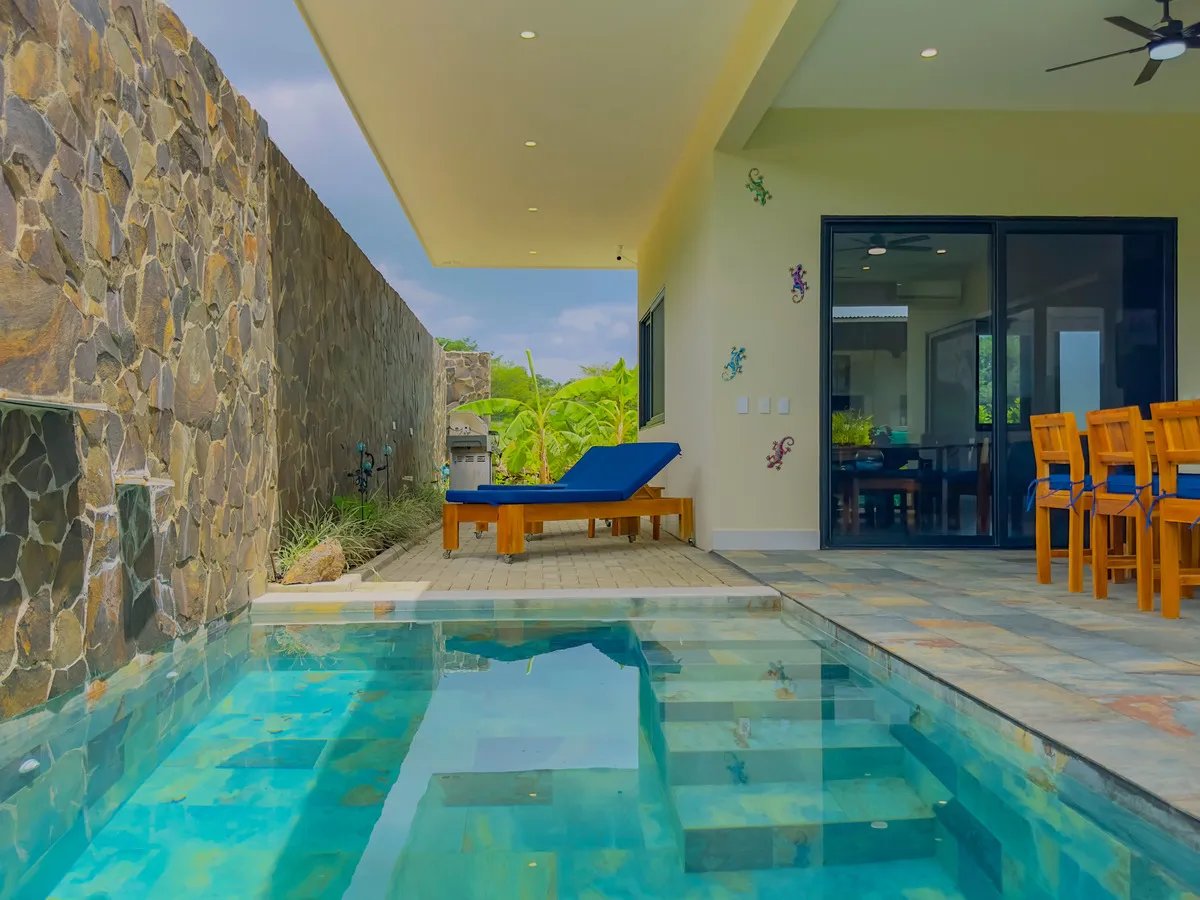 One-Level Home w/Solar, Pool, walk Club Access in Coco Bay Estates