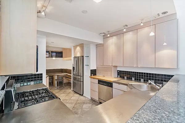245 E 93rd St #THSW2