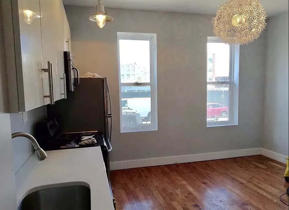 2372 Pacific Street #1F