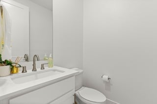 484 Windstone Crest