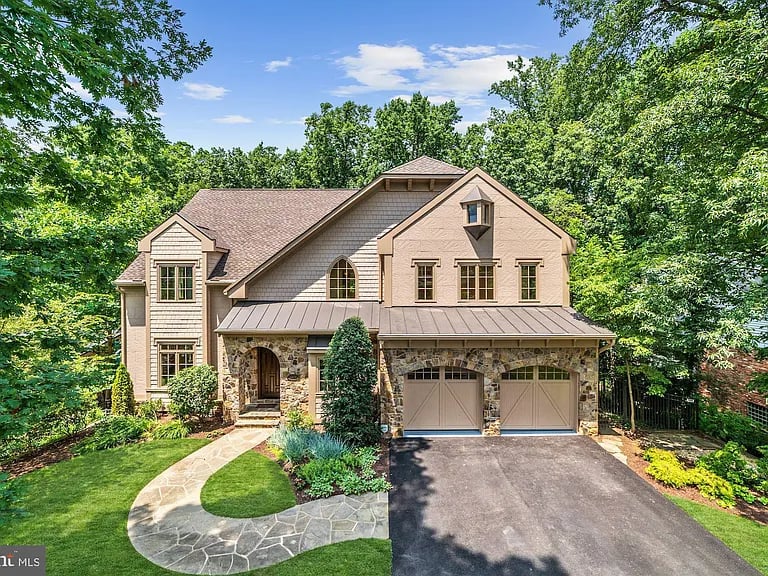 1468 Waggaman Cir