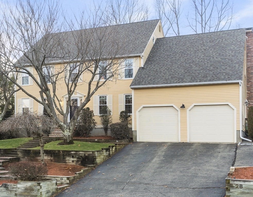 28 Stevin Dr