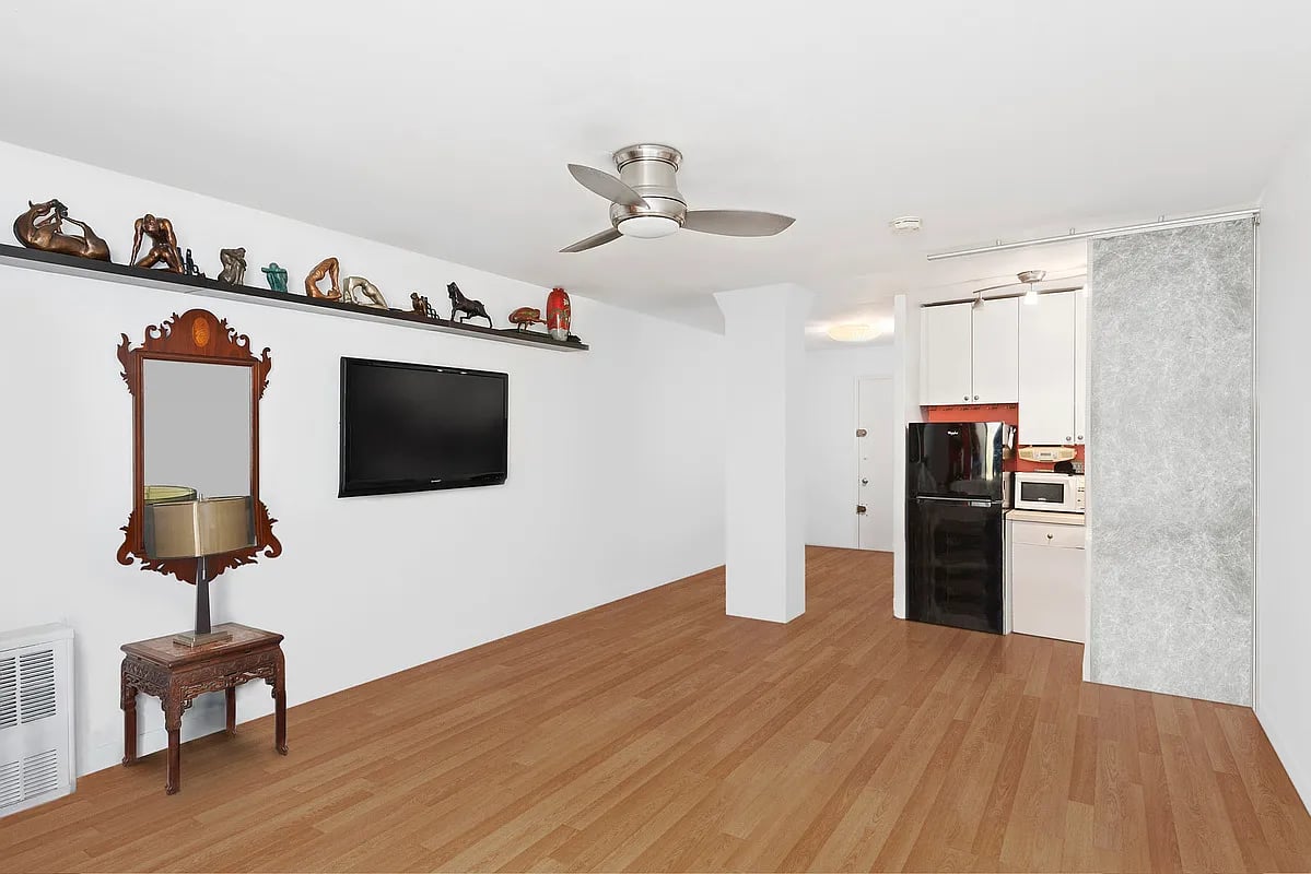 215 East 24th Street, #314