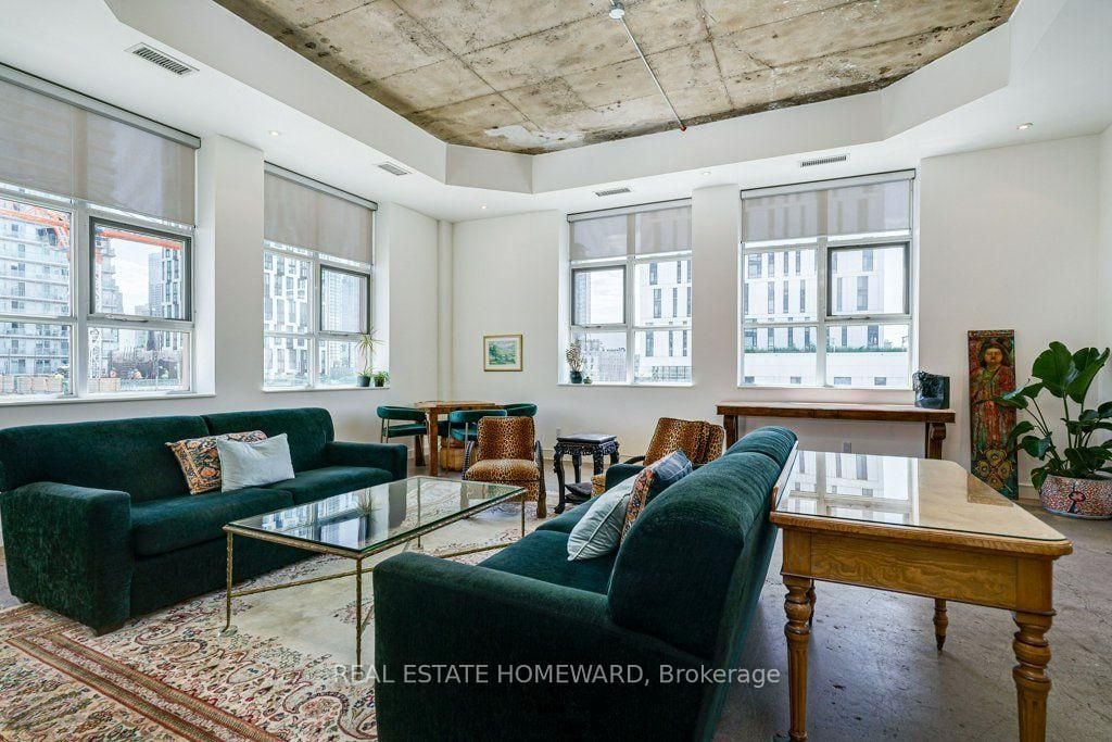 LOFT WITH PRIVATE TERRACE