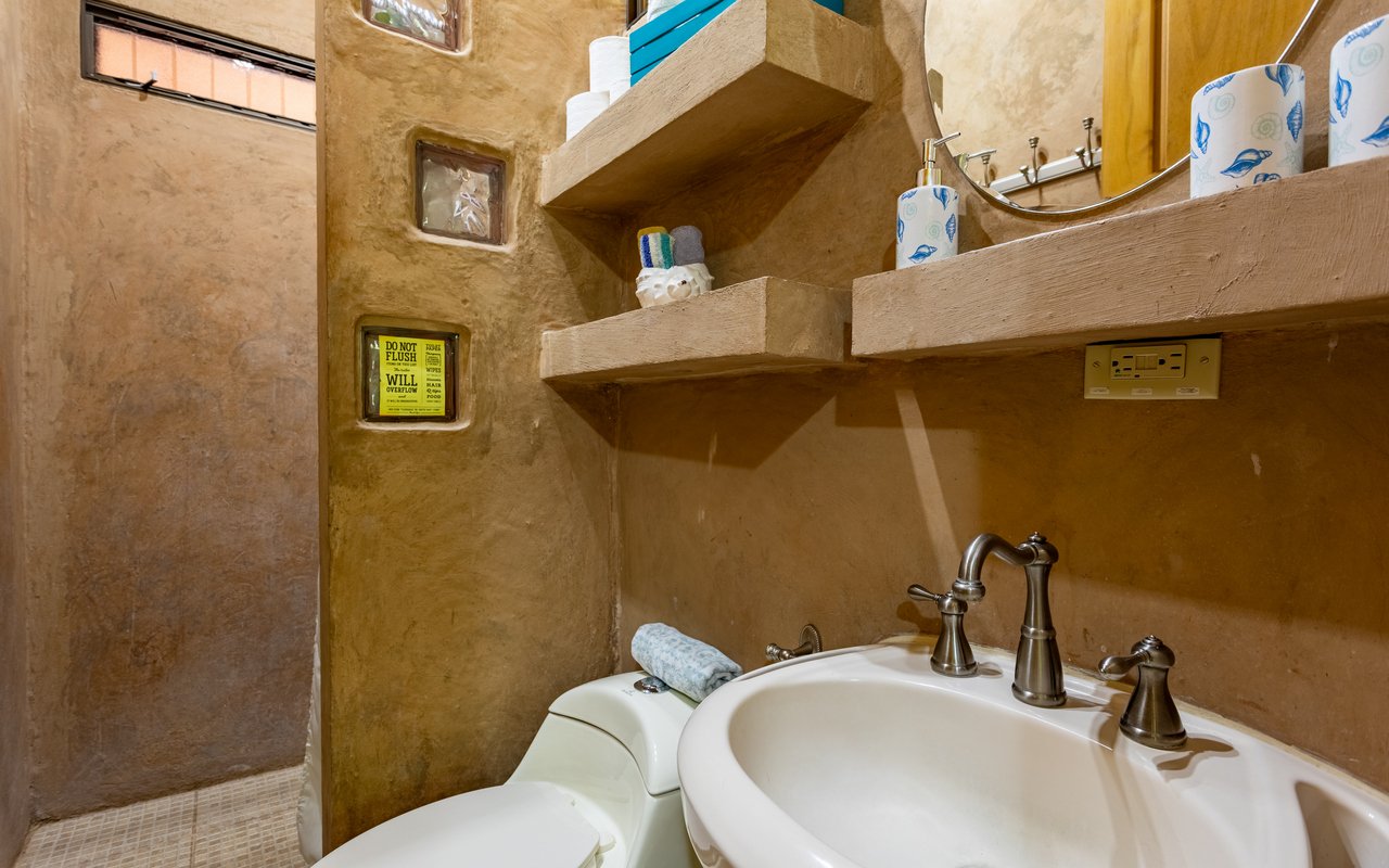 Tropical Getaway with Two Villas and Lush Gardens Near the Heart of Uvita