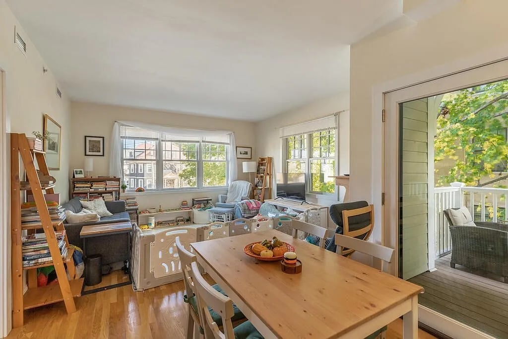 264 Massachusetts Ave, #203