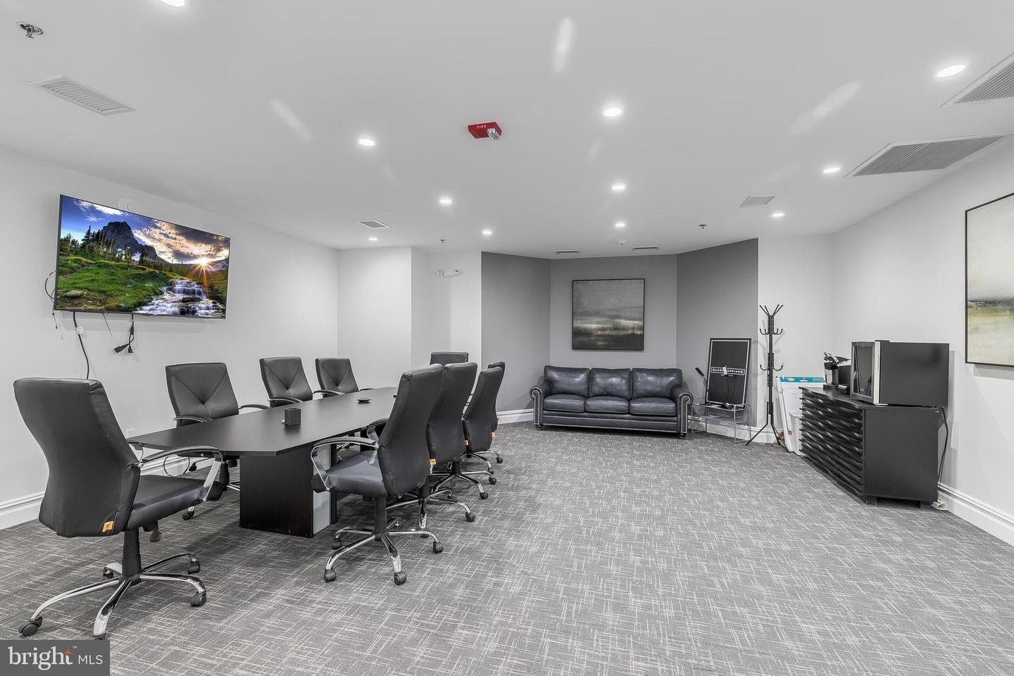 8189 River Rd, Bethesda MD 20817