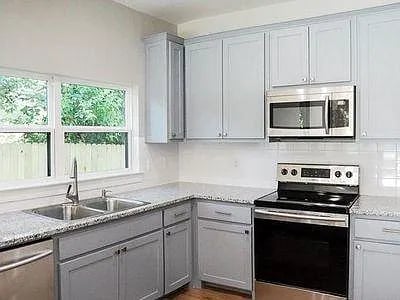2732 Livingston Ave.