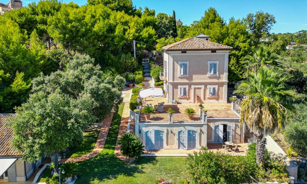Villa With Stunning Seaview in Civitanova Marche, Le Marche