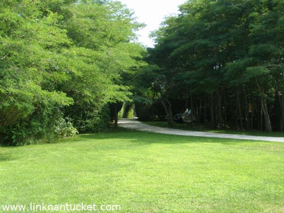 21 R Madaket Rd