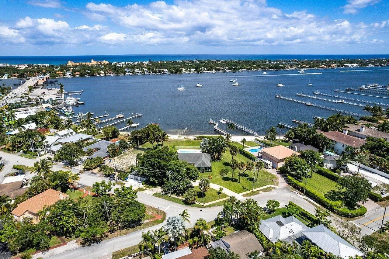 210 S Lake Dr