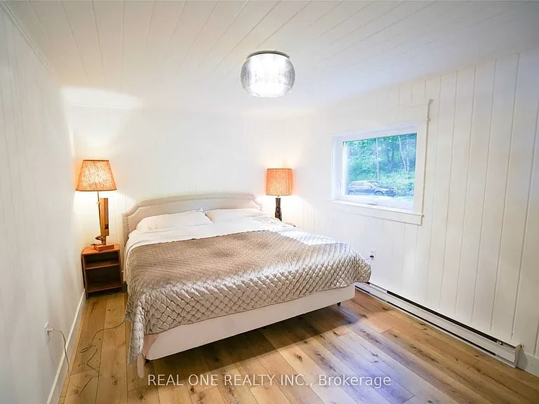 1 Muskoka Estates Rd