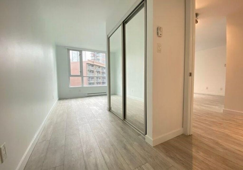 1212 Howe St, #309
