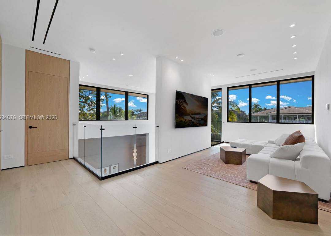 641 Flamingo Dr