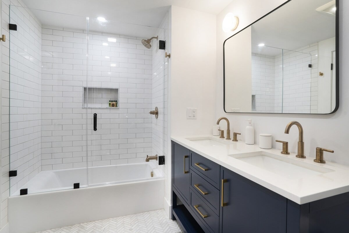 Oak Bluffs Renovated Retreat