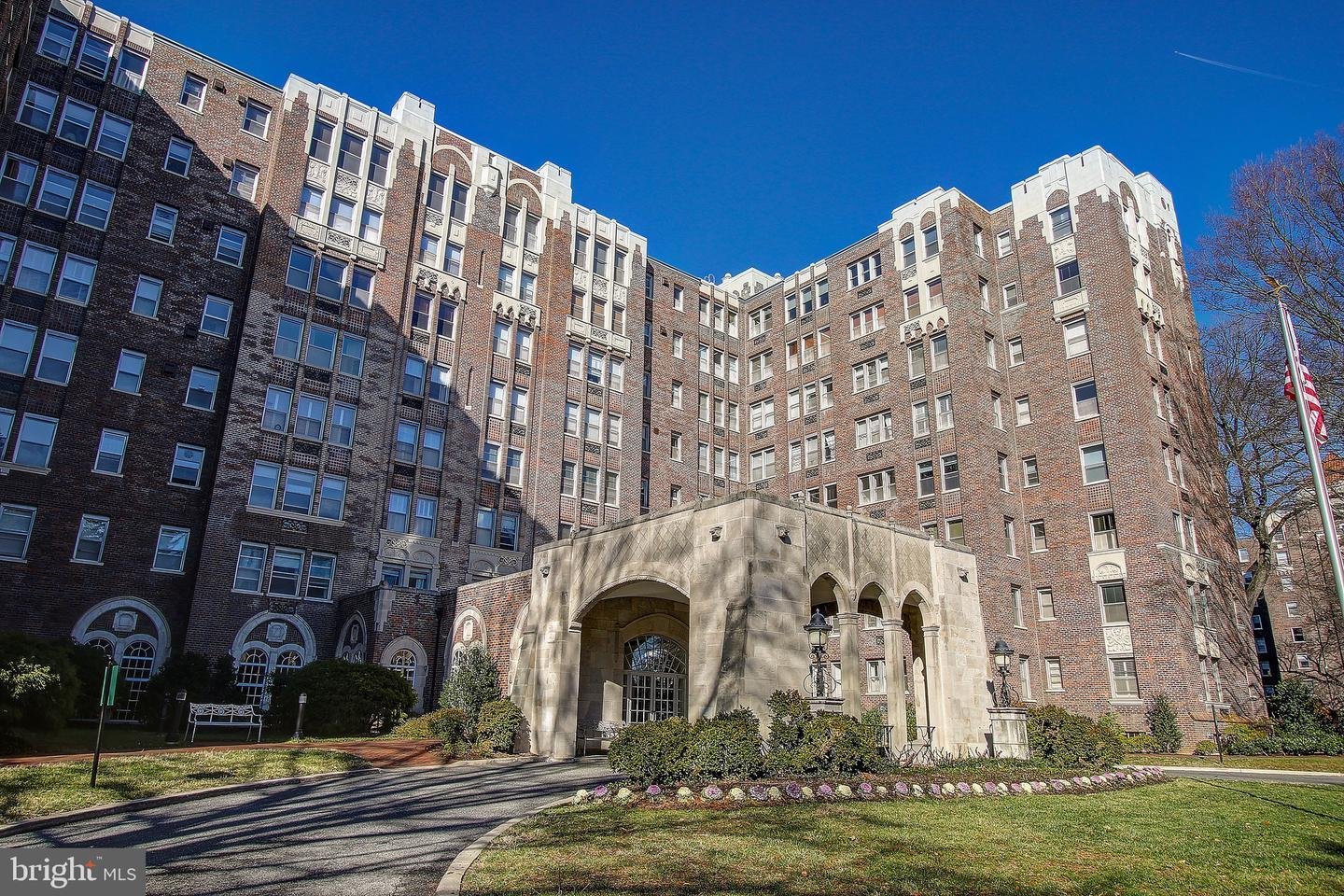 4000 Cathedral Ave NW #326B