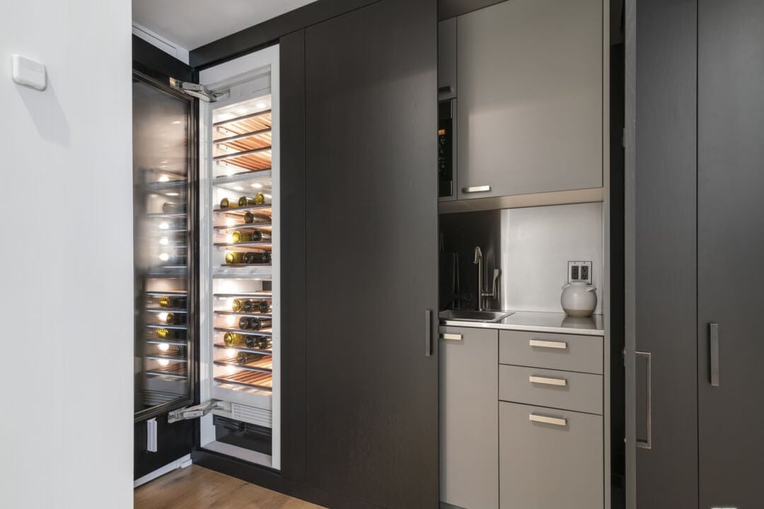 Nova Estate, Sunset Plaza Dr, 90069