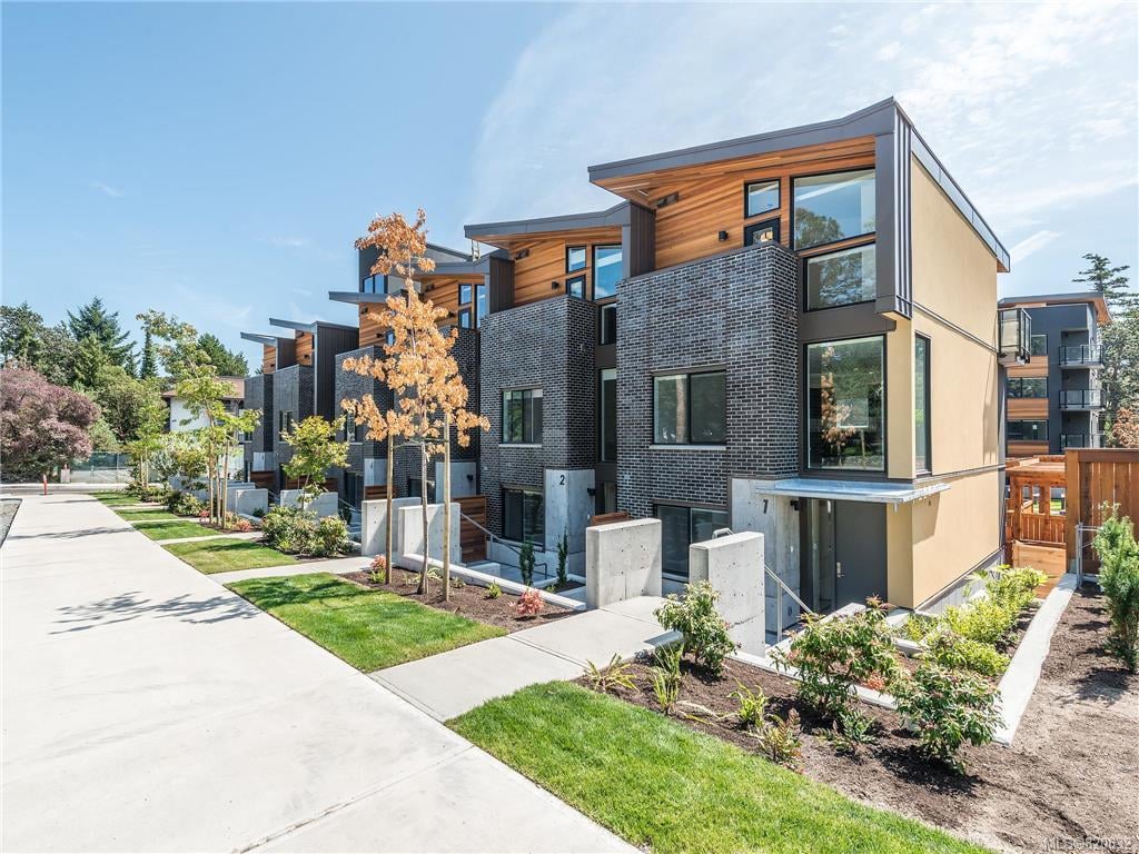 315-991 McKenzie Ave