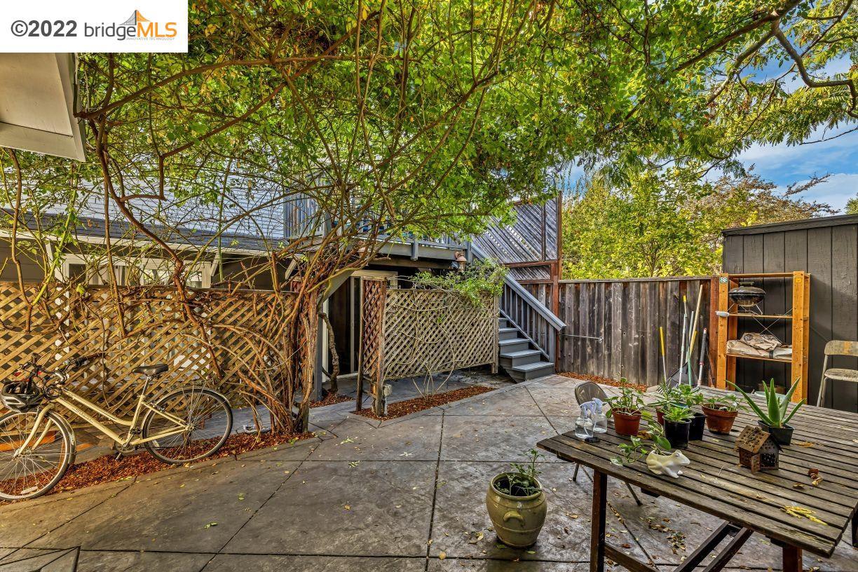 2439 Roosevelt Ave