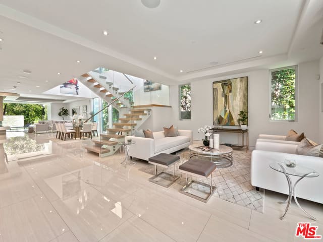 151 N Le Doux Rd