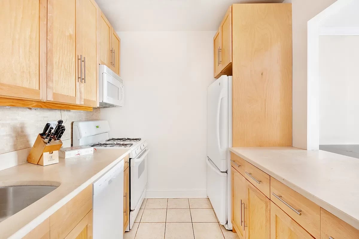 150 E 85th St, #9G