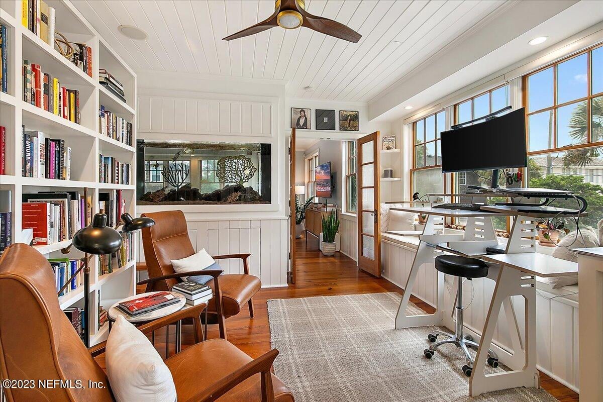 1296 BEACH Avenue