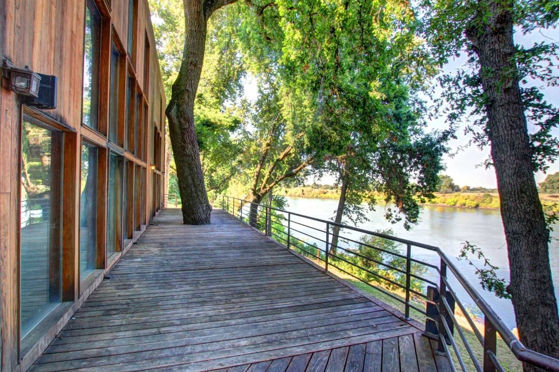 River Front Luxury Modern Home at 6333 Garden Highway!