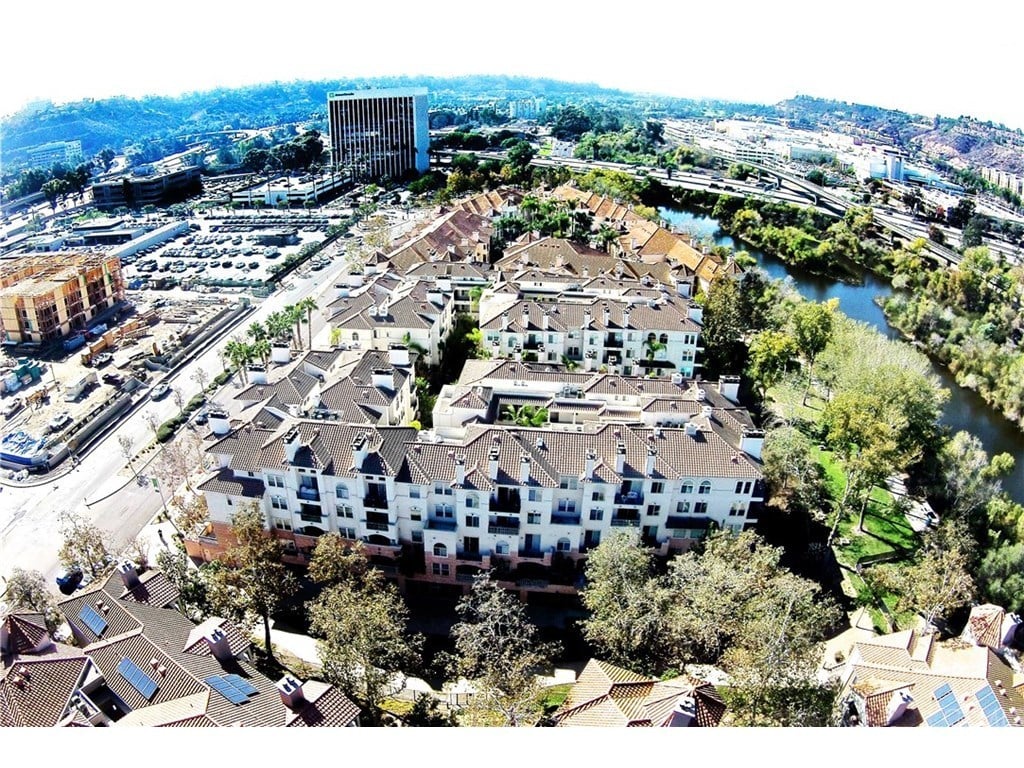 640 Camino De La Reina #1401