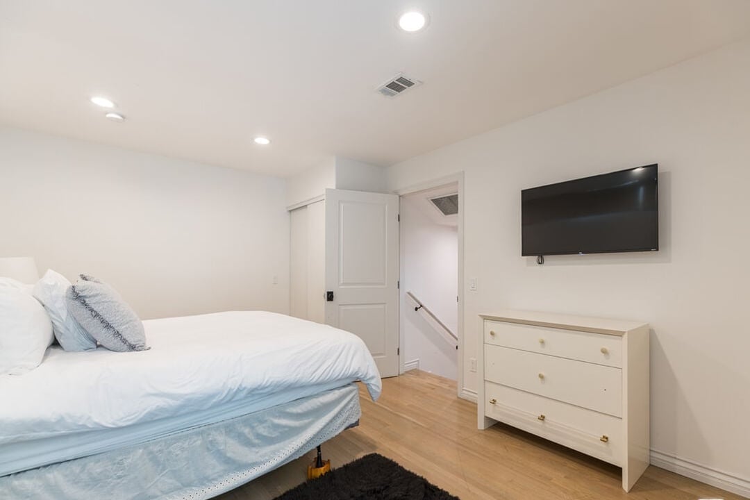 Pinnacle Estate, Wonderland Ave, 90046