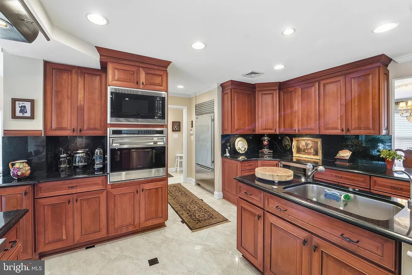 304 Chesapeake Dr