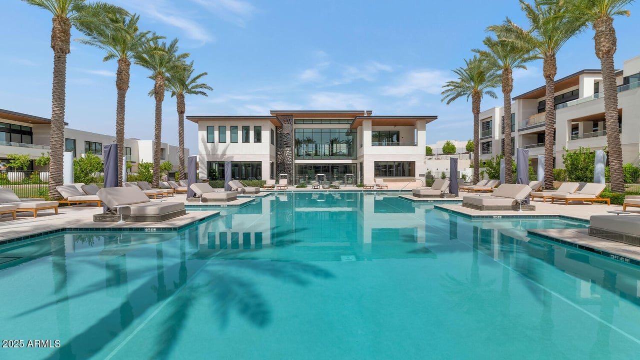 6587 N Palmeraie Blvd, #2007